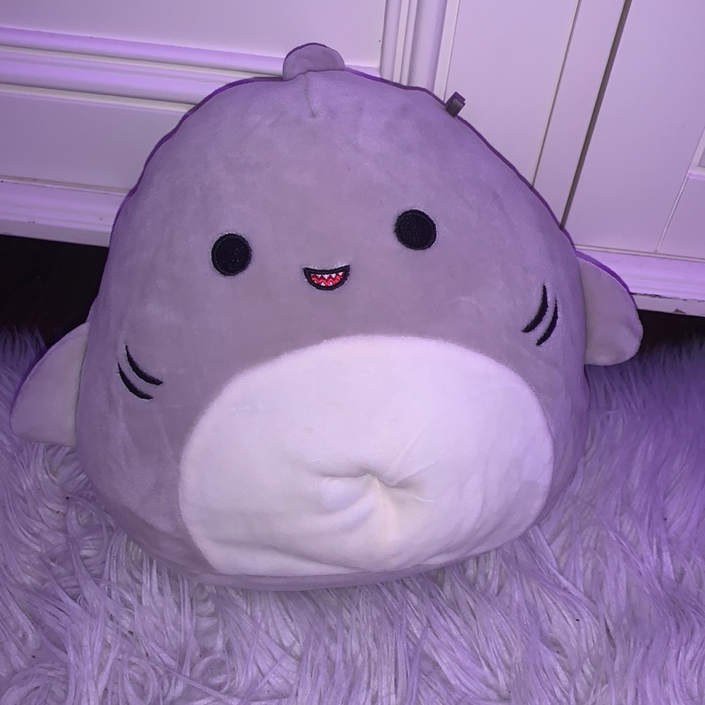 8in shark Squishmallow